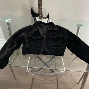 Black Quilted Puffer Jacket for Ultimate Warmth